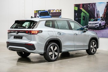 https://vehicle-cdn.autoleague.cloud/17009_7016859_7.jpg