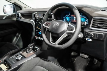 https://vehicle-cdn.autoleague.cloud/17009_7018017_11.jpg