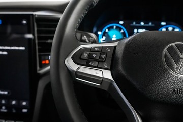 https://vehicle-cdn.autoleague.cloud/17009_7018017_12.jpg