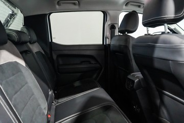 https://vehicle-cdn.autoleague.cloud/17009_7018017_18.jpg