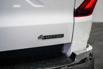 https://vehicle-cdn.autoleague.cloud/17009_7018017_24.jpg