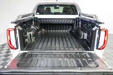 https://vehicle-cdn.autoleague.cloud/17009_7018017_8.jpg