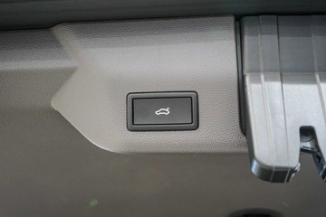https://vehicle-cdn.autoleague.cloud/17009_7020845_11.jpg