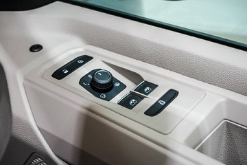 https://vehicle-cdn.autoleague.cloud/17009_7020845_19.jpg