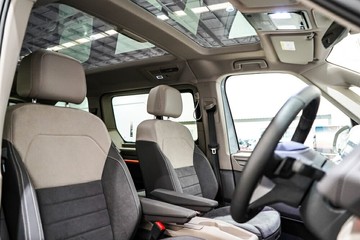 https://vehicle-cdn.autoleague.cloud/17009_7020845_20.jpg