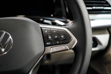 https://vehicle-cdn.autoleague.cloud/17009_7020845_23.jpg