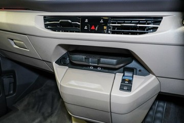 https://vehicle-cdn.autoleague.cloud/17009_7020845_29.jpg