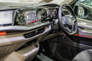 https://vehicle-cdn.autoleague.cloud/17009_7020845_31.jpg
