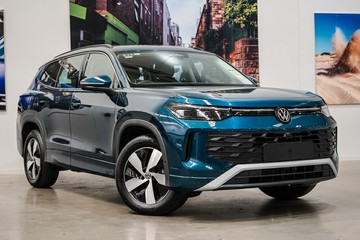 https://vehicle-cdn.autoleague.cloud/17009_7024484_1.jpg