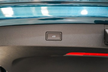 https://vehicle-cdn.autoleague.cloud/17009_7024484_10.jpg