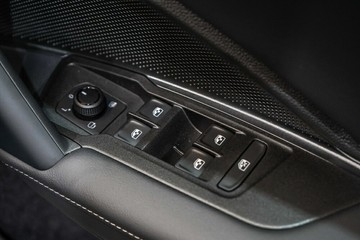 https://vehicle-cdn.autoleague.cloud/17009_7024484_14.jpg