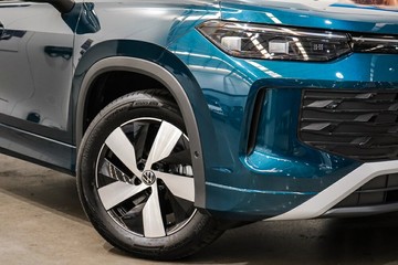 https://vehicle-cdn.autoleague.cloud/17009_7024484_2.jpg