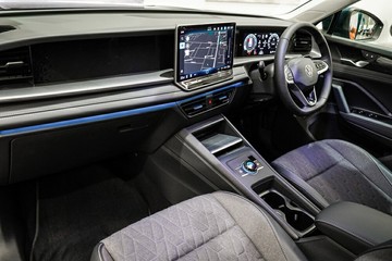 https://vehicle-cdn.autoleague.cloud/17009_7024484_24.jpg