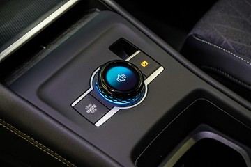https://vehicle-cdn.autoleague.cloud/17009_7024484_26.jpg