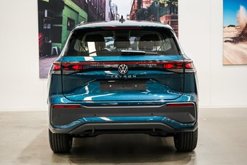 https://vehicle-cdn.autoleague.cloud/17009_7024484_6.jpg