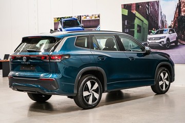 https://vehicle-cdn.autoleague.cloud/17009_7024484_7.jpg