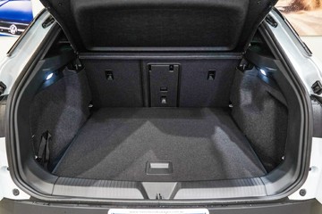 https://vehicle-cdn.autoleague.cloud/17009_7026859_10.jpg