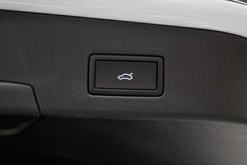https://vehicle-cdn.autoleague.cloud/17009_7026859_11.jpg