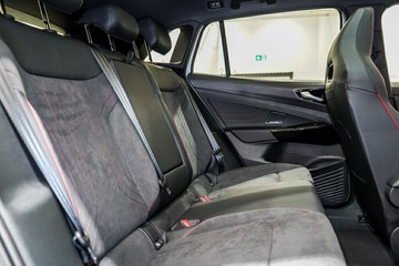 https://vehicle-cdn.autoleague.cloud/17009_7026859_12.jpg