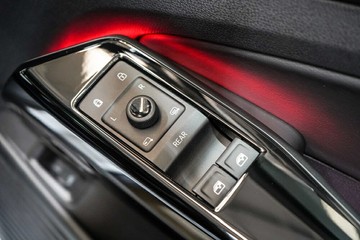 https://vehicle-cdn.autoleague.cloud/17009_7026859_15.jpg