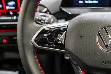 https://vehicle-cdn.autoleague.cloud/17009_7026859_21.jpg