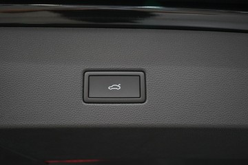 https://vehicle-cdn.autoleague.cloud/17009_7039044_11.jpg