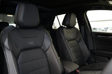 https://vehicle-cdn.autoleague.cloud/17009_7039044_14.jpg