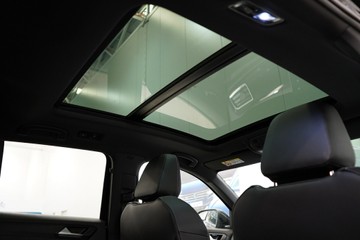 https://vehicle-cdn.autoleague.cloud/17009_7039044_15.jpg