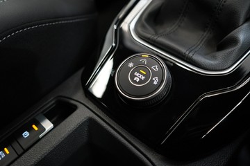 https://vehicle-cdn.autoleague.cloud/17009_7039044_24.jpg