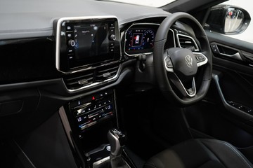 https://vehicle-cdn.autoleague.cloud/17009_7039044_26.jpg
