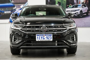 https://vehicle-cdn.autoleague.cloud/17009_7039044_3.jpg