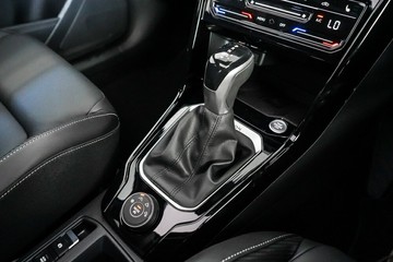 https://vehicle-cdn.autoleague.cloud/17009_7042806_21.jpg