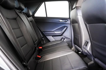 https://vehicle-cdn.autoleague.cloud/17009_7044009_10.jpg