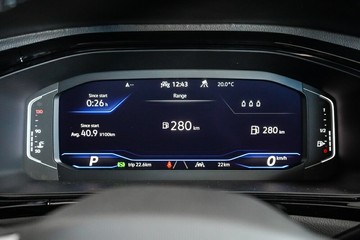 https://vehicle-cdn.autoleague.cloud/17009_7044009_16.jpg
