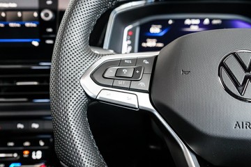 https://vehicle-cdn.autoleague.cloud/17009_7044009_17.jpg