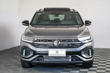 https://vehicle-cdn.autoleague.cloud/17009_7044009_3.jpg
