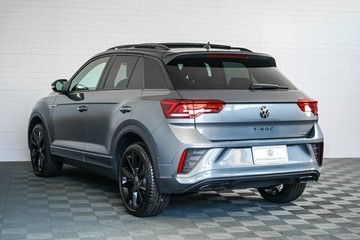 https://vehicle-cdn.autoleague.cloud/17009_7044009_5.jpg