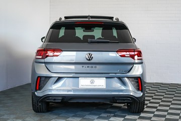 https://vehicle-cdn.autoleague.cloud/17009_7044009_6.jpg