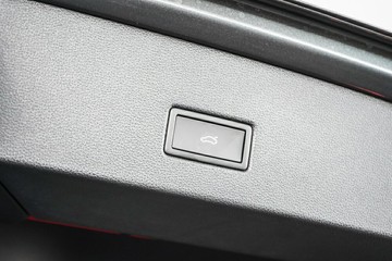 https://vehicle-cdn.autoleague.cloud/17009_7044009_9.jpg