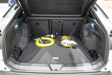 https://vehicle-cdn.autoleague.cloud/17009_7503365_10.jpg