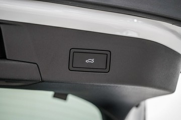 https://vehicle-cdn.autoleague.cloud/17009_7503365_11.jpg