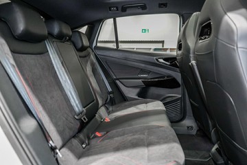 https://vehicle-cdn.autoleague.cloud/17009_7503365_12.jpg