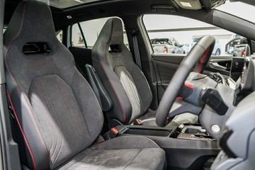 https://vehicle-cdn.autoleague.cloud/17009_7503365_17.jpg