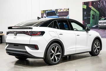 https://vehicle-cdn.autoleague.cloud/17009_7503365_7.jpg