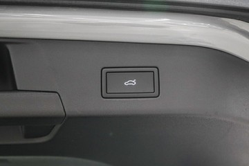 https://vehicle-cdn.autoleague.cloud/17009_7512132_11.jpg