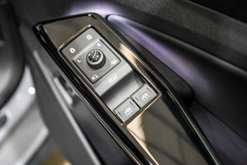 https://vehicle-cdn.autoleague.cloud/17009_7512132_15.jpg