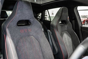 https://vehicle-cdn.autoleague.cloud/17009_7512132_16.jpg