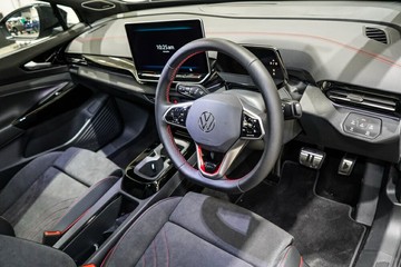 https://vehicle-cdn.autoleague.cloud/17009_7512132_17.jpg