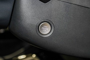 https://vehicle-cdn.autoleague.cloud/17009_7512132_18.jpg
