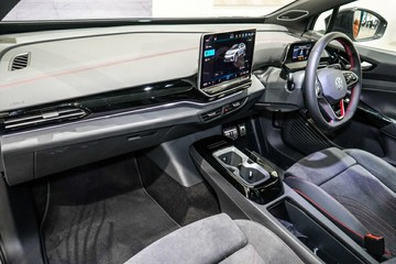 https://vehicle-cdn.autoleague.cloud/17009_7512132_26.jpg